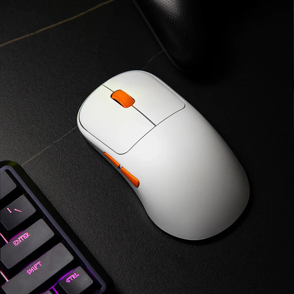 Waizowl OGM Cloud PAW3395 Gaming Mouse